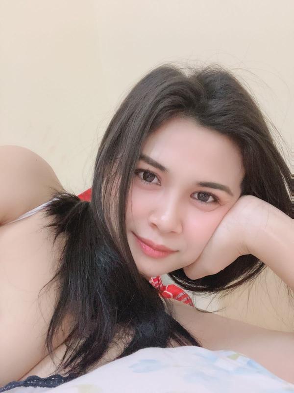 Experience Passion and Elegance with Sayuri Moon Today